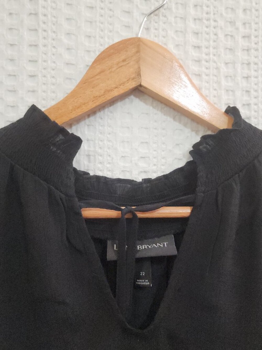 Lane Bryant Women's Plus Size Black Tie Neck Lightweight Blouse Size 22 - Picture 5 of 12